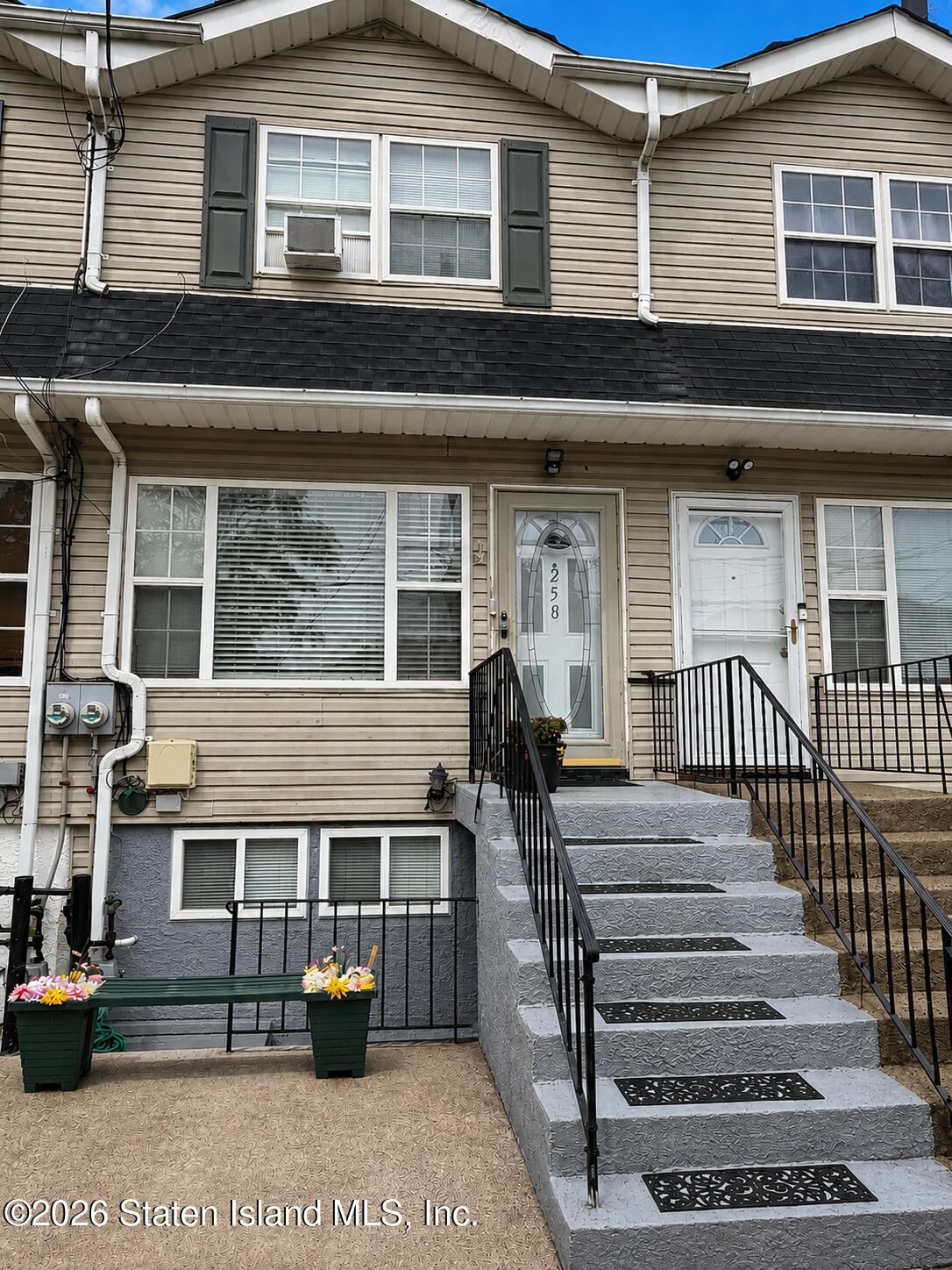 258 Clifton Ave, Staten Island, NY 10305 photo