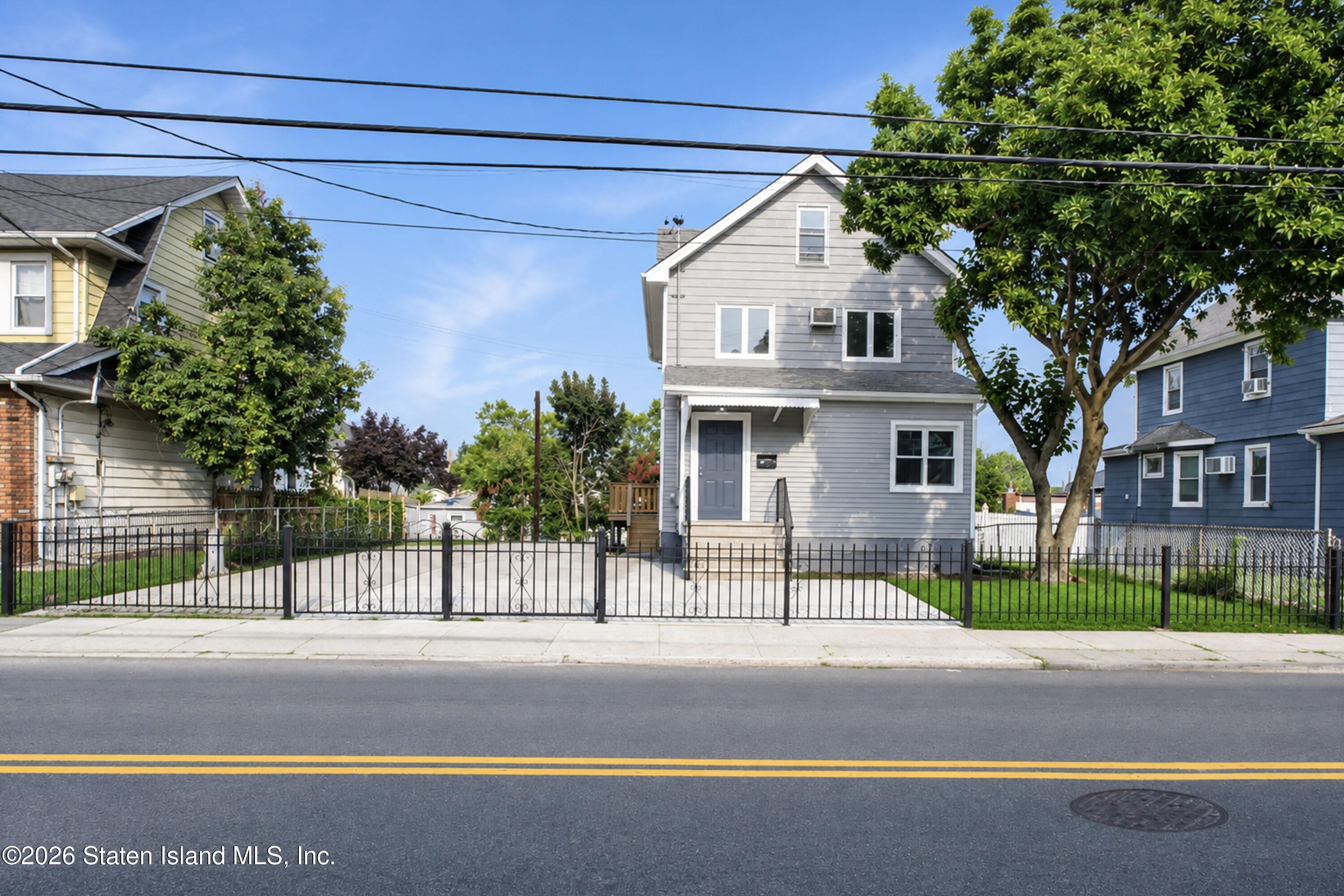 322 Morningstar Rd, Staten Island, NY 10303 photo