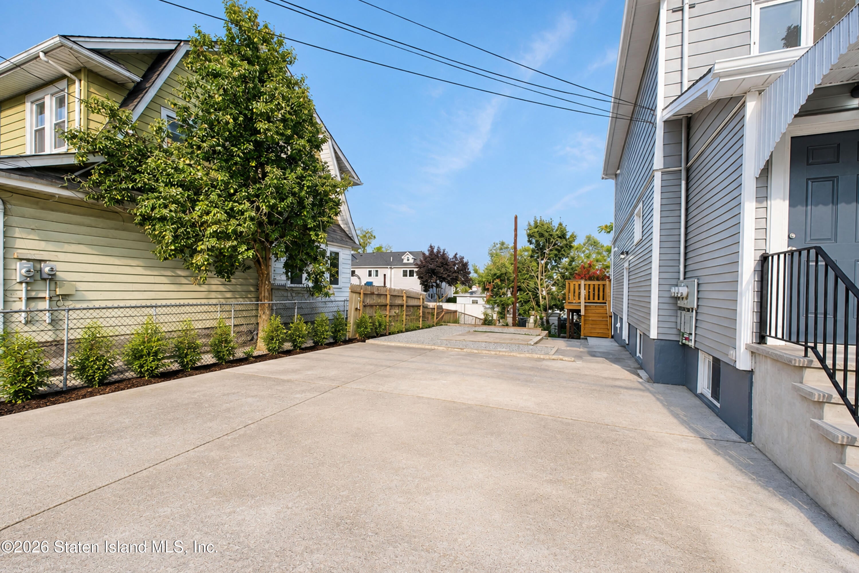 322 Morningstar Rd, Staten Island, NY 10303 photo