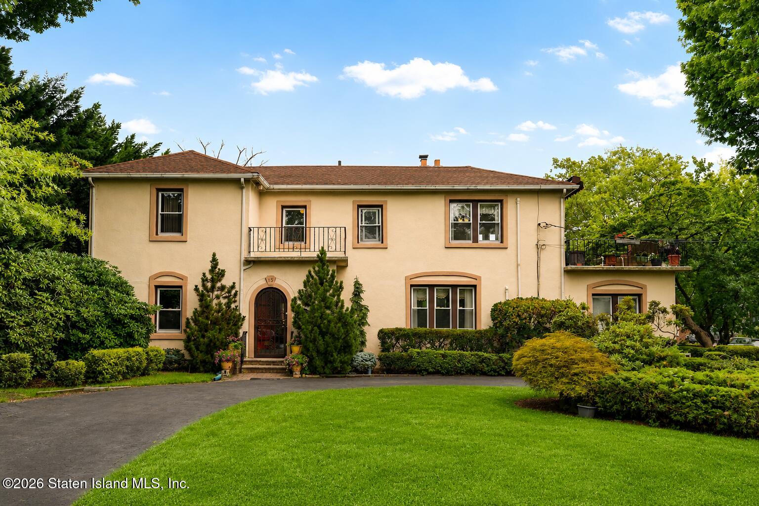 15 Allendale Rd, Staten Island, NY 10305