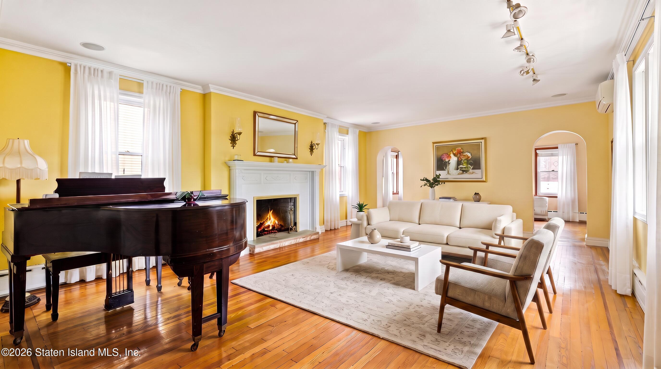 15 Allendale Rd, Staten Island, NY 10305 photo