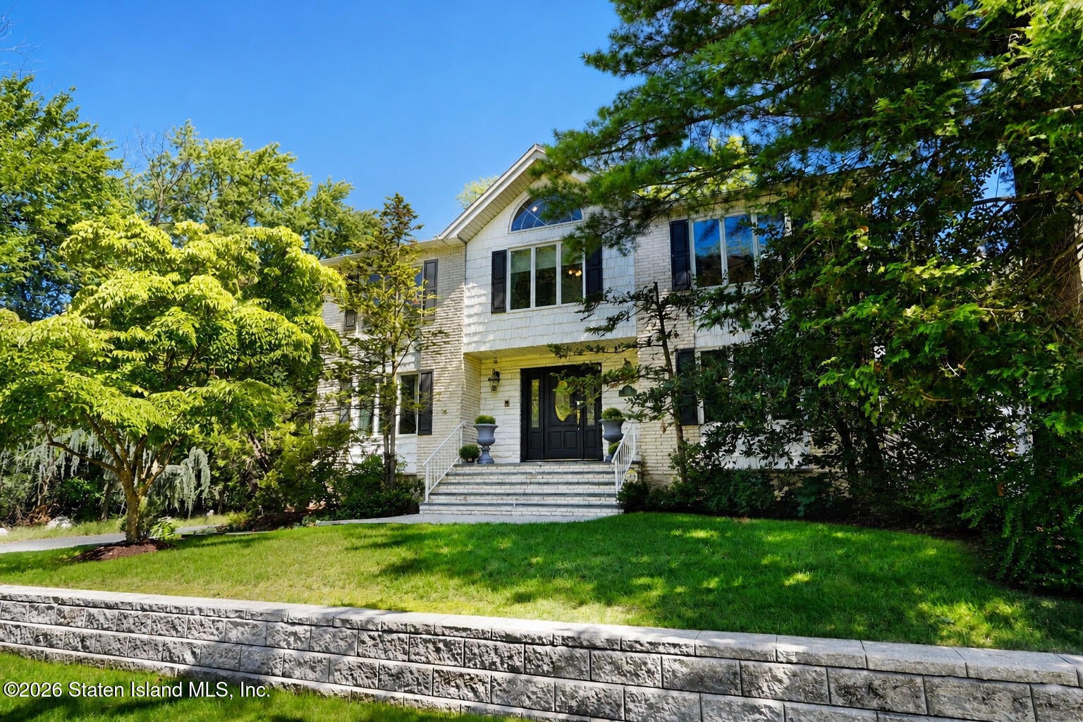 514 Lighthouse Ave, Staten Island, NY 10306