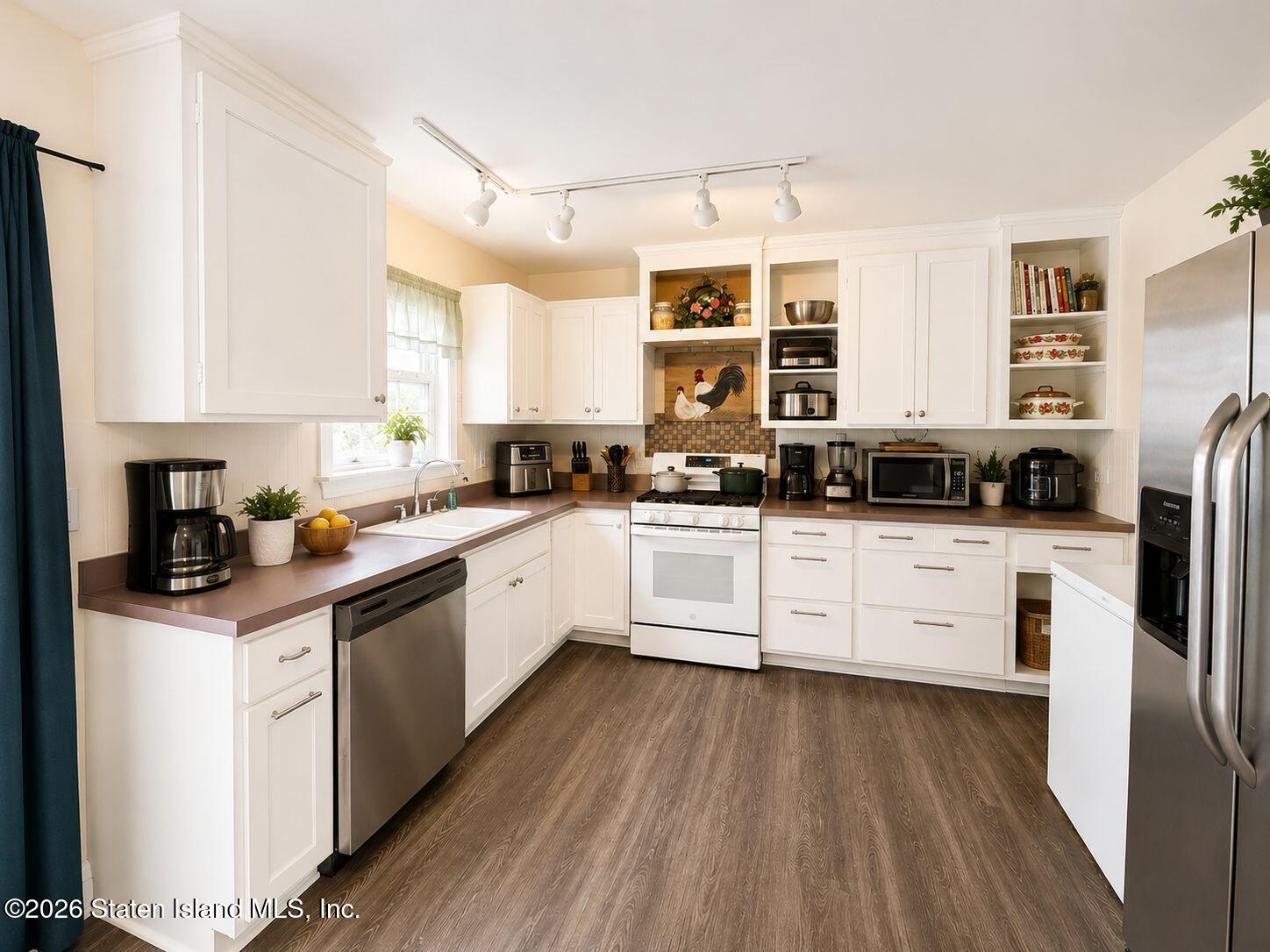 100 Myrtle St, Lakehurst, NJ 08733 photo