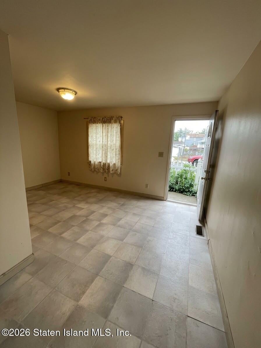 104 Ocean Ave, Staten Island, NY 10305 photo