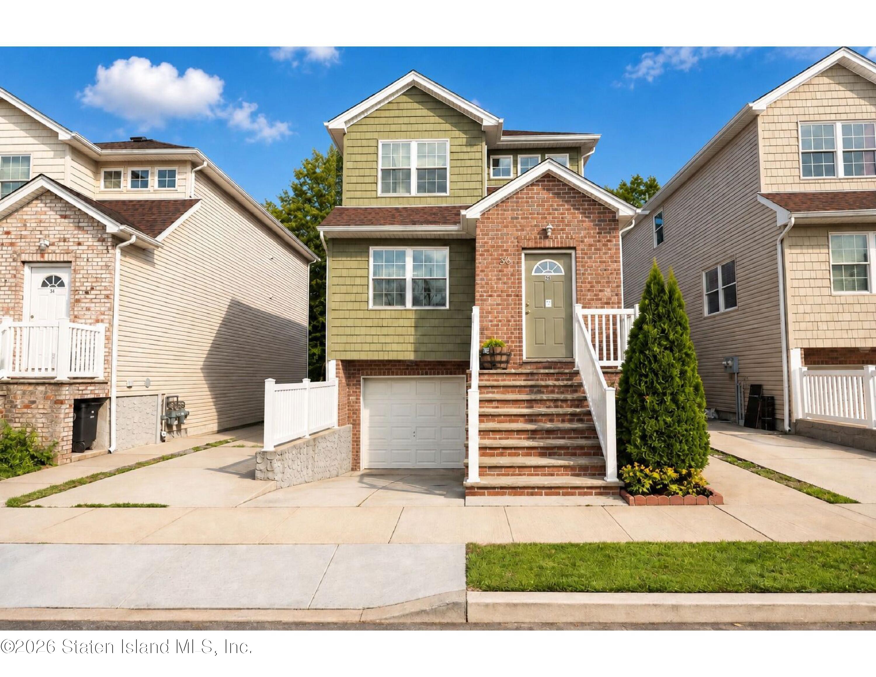 36 Riverside Ln, Staten Island, NY 10302