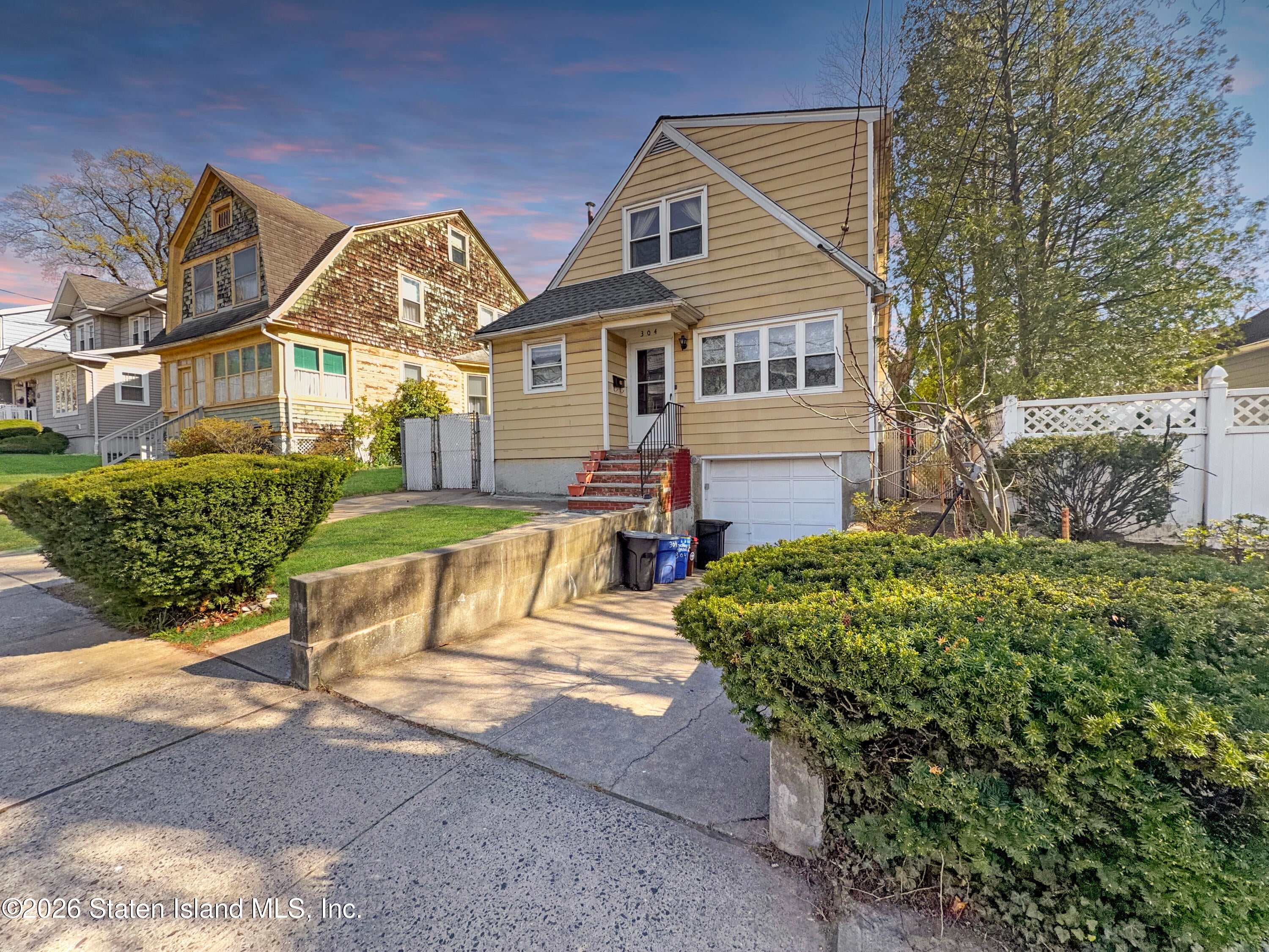 304 Kingsley Ave, Staten Island, NY 10314 photo