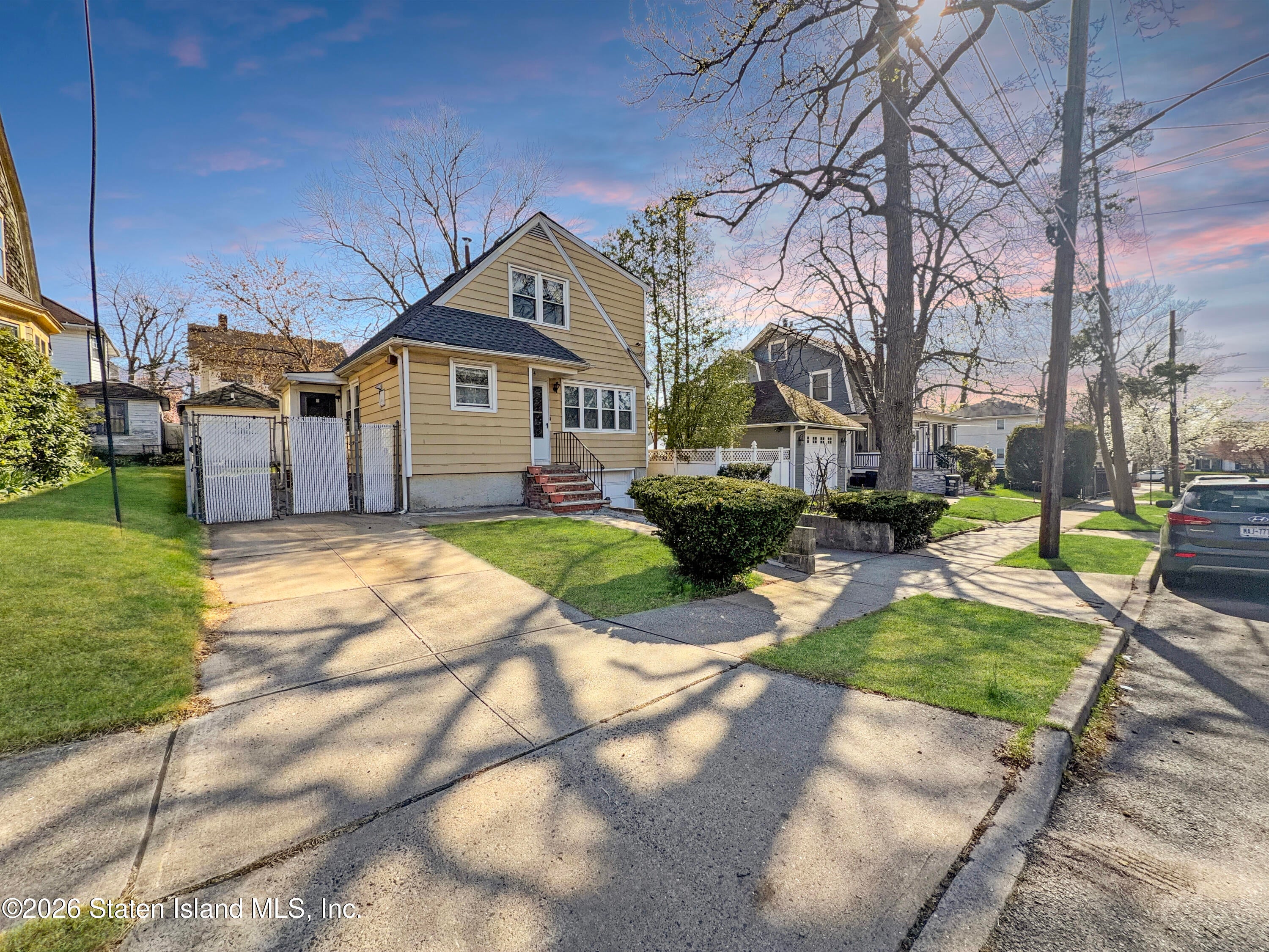 304 Kingsley Ave, Staten Island, NY 10314 photo