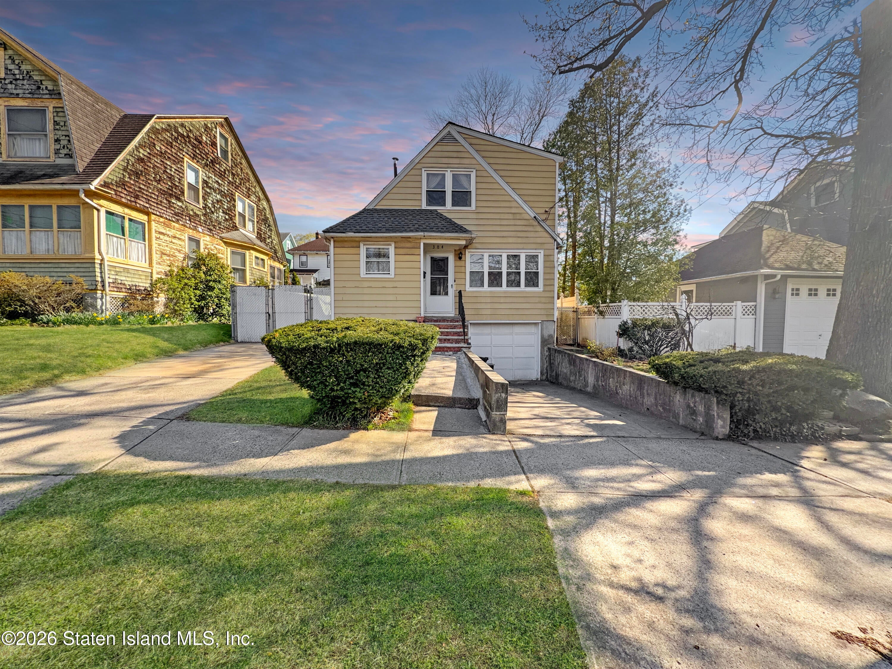304 Kingsley Ave, Staten Island, NY 10314