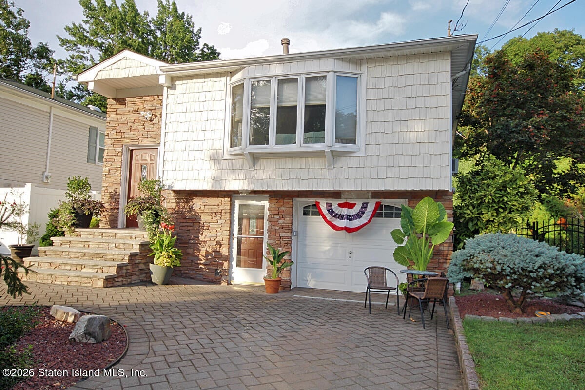 401 Vernon Ave, Staten Island, NY 10309 photo