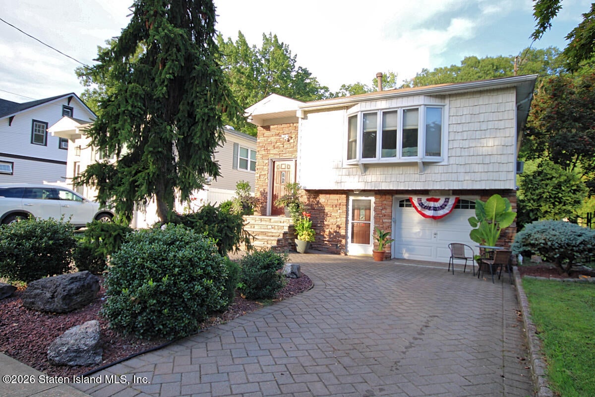 401 Vernon Ave, Staten Island, NY 10309 photo