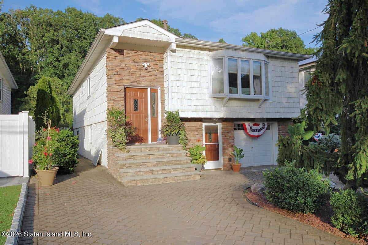 401 Vernon Ave, Staten Island, NY 10309 photo