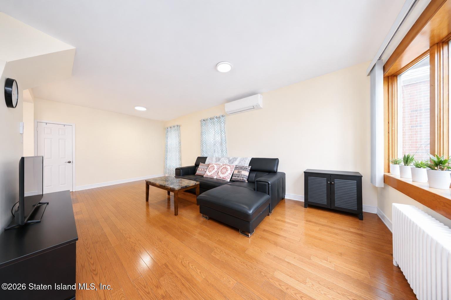 266 Kensington Ave, Staten Island, NY 10305 photo