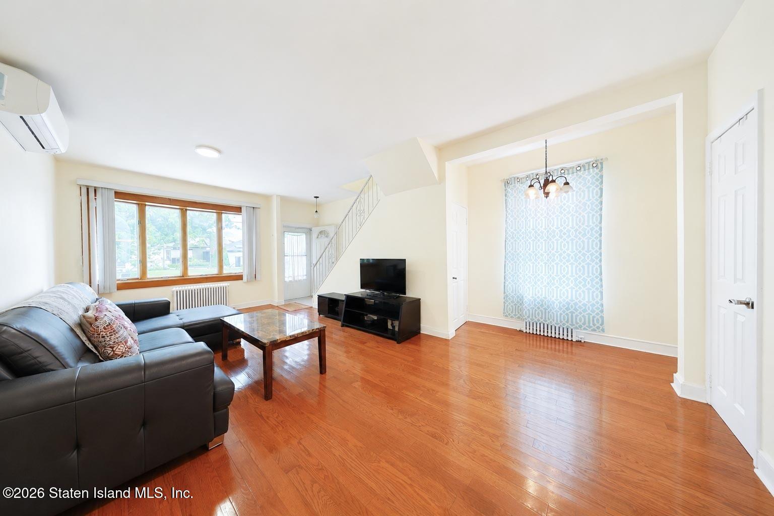 266 Kensington Ave, Staten Island, NY 10305 photo