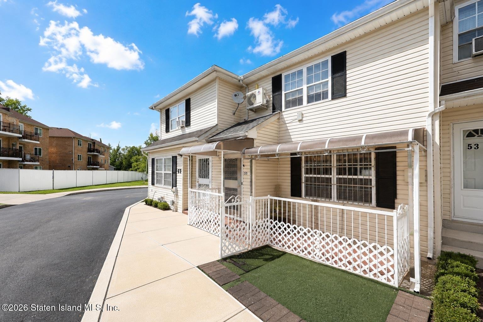55 Geo Ct, Staten Island, NY 10304