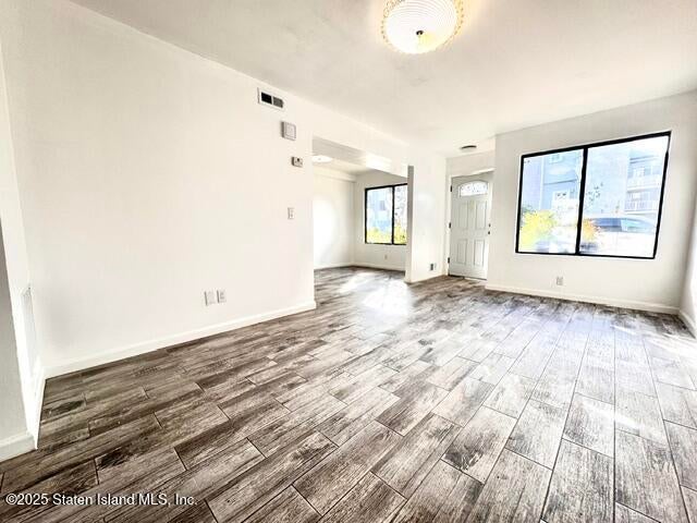 92 Wolkoff Ln, Staten Island, NY 10303 photo