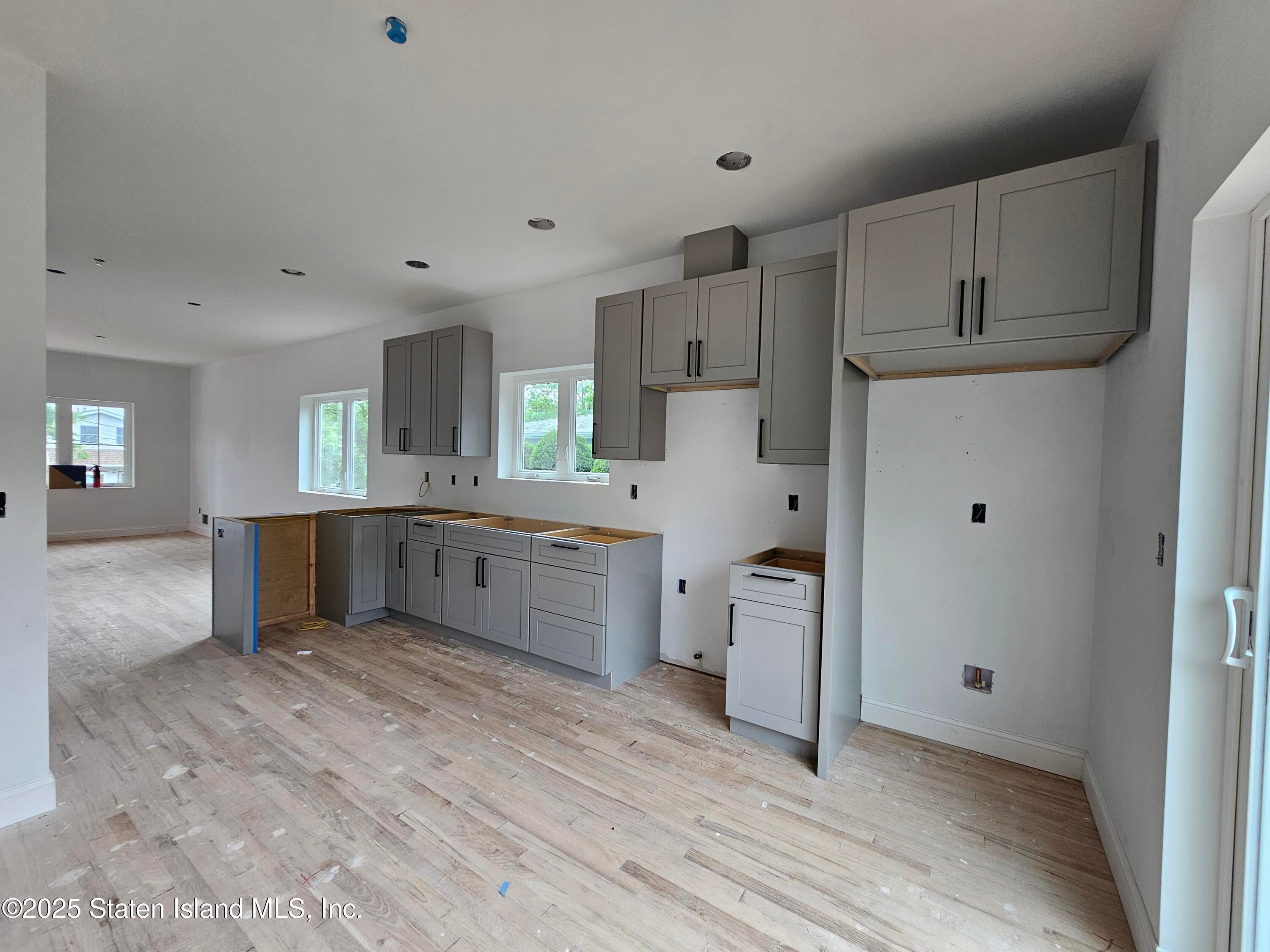 327 Pulaski Ave, Staten Island, NY 10303 photo