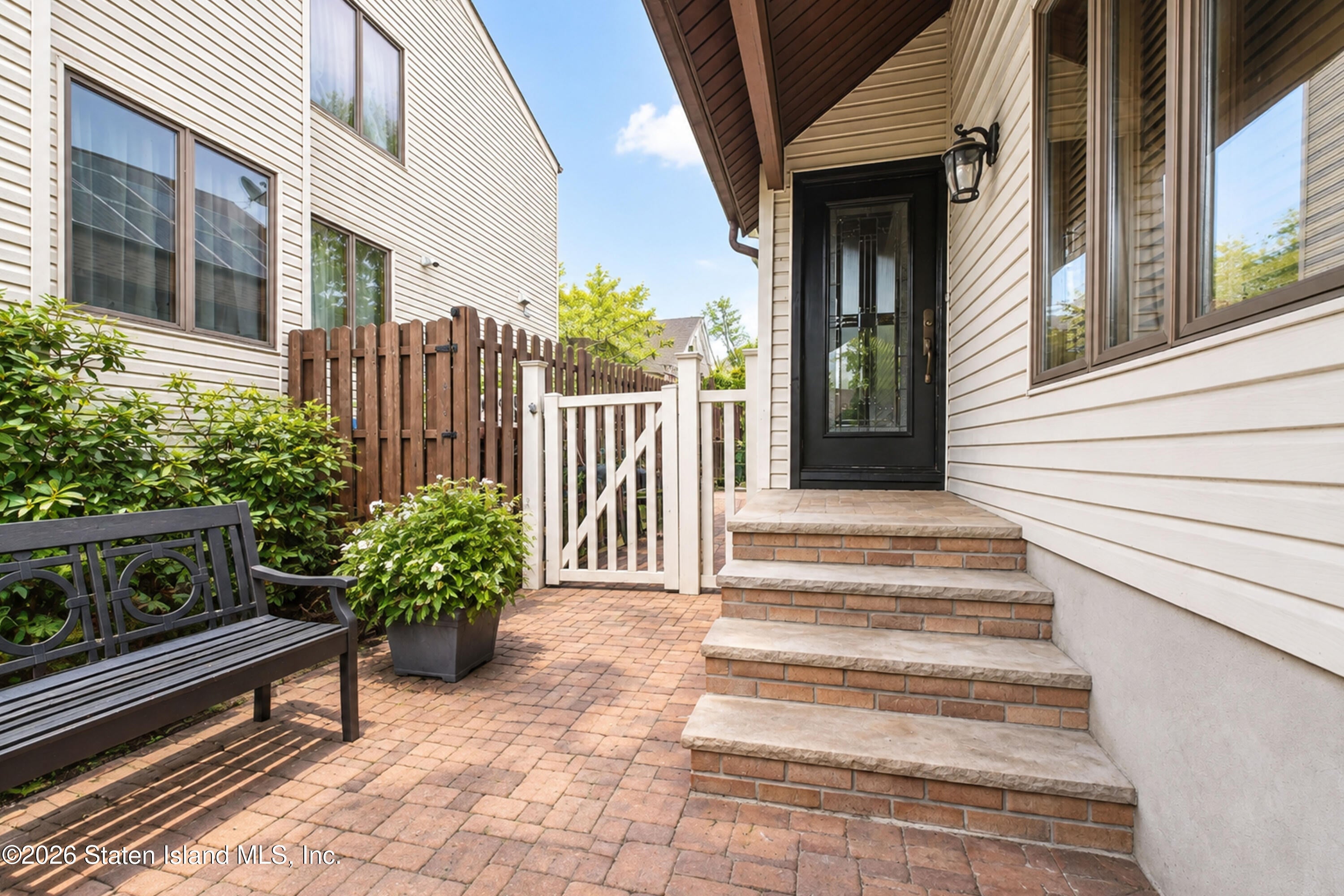 96 Mcarthur Ave, Staten Island, NY 10312 photo