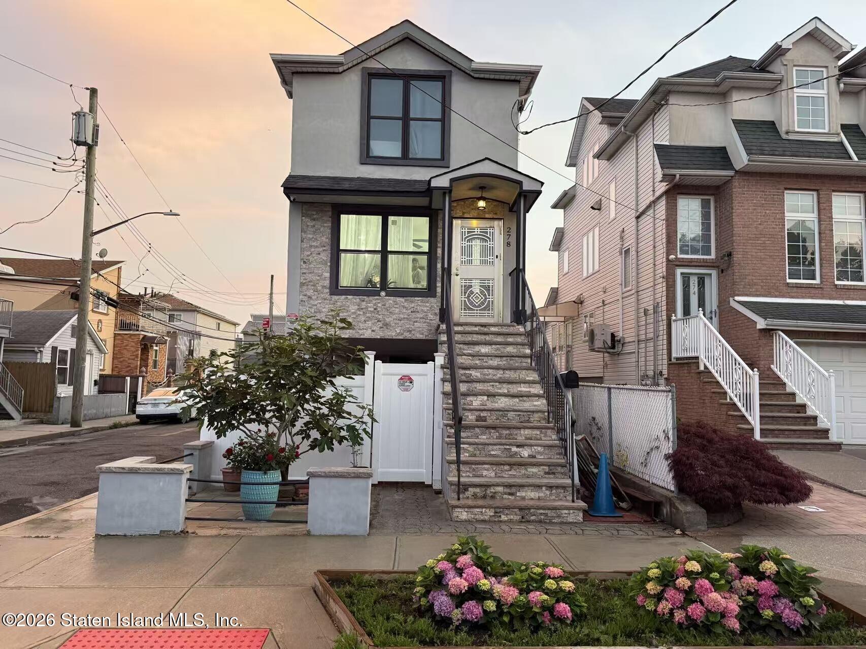 278 Hull Ave, Staten Island, NY 10306