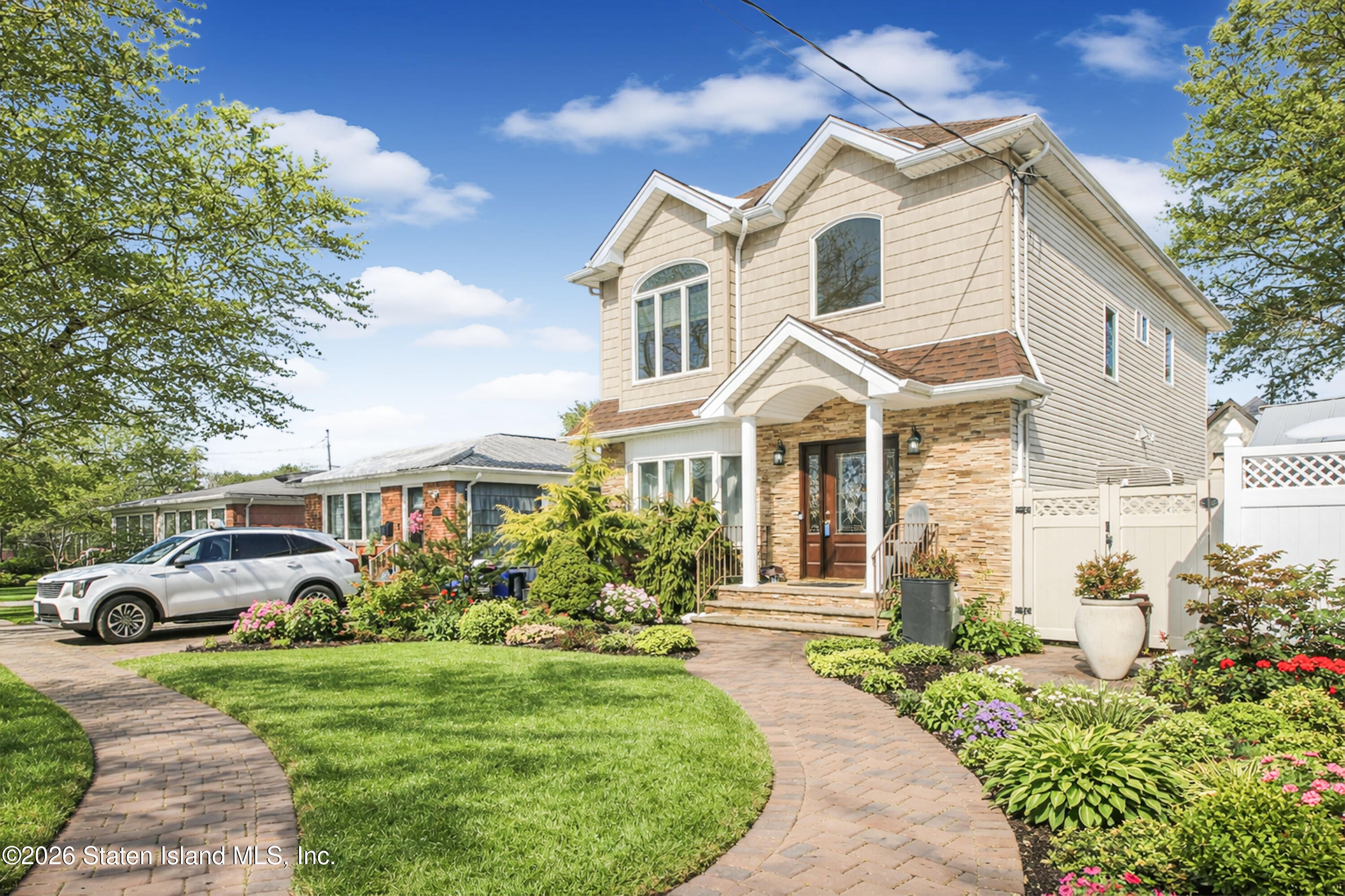 143 Wolverine St, Staten Island, NY 10306