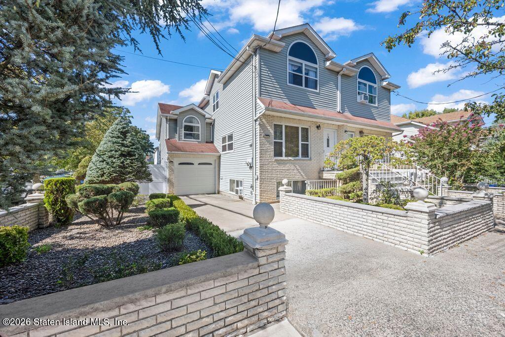 24 Hart Pl, Staten Island, NY 10307