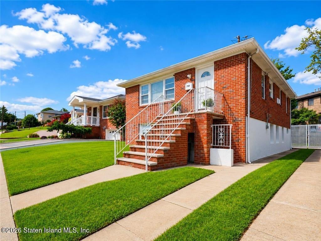756 Hylan Blvd, Staten Island, NY 10305 photo