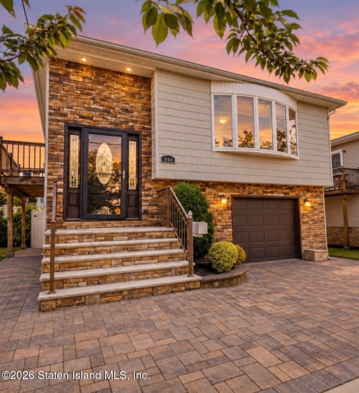 644 Craig Ave, Staten Island, NY 10307