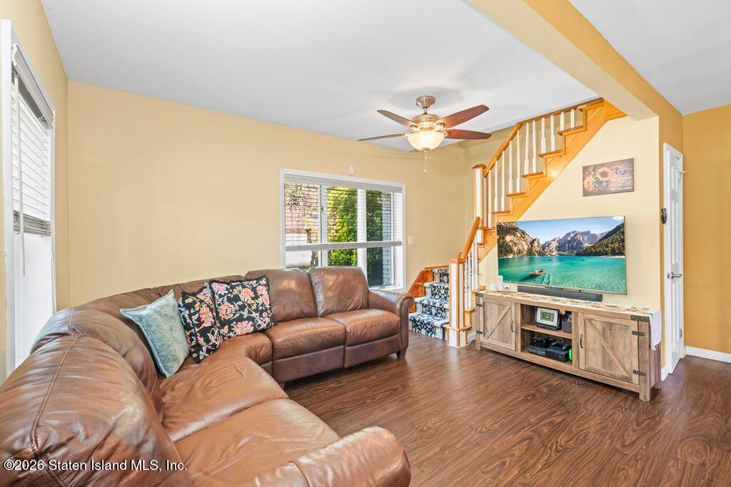 357 Foster Rd, Staten Island, NY 10309 photo