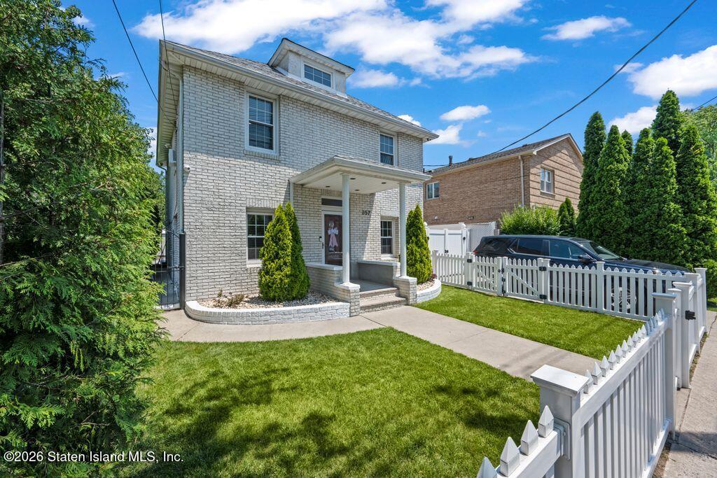 357 Foster Rd, Staten Island, NY 10309 photo