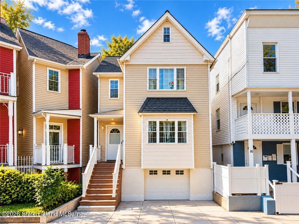 82 Brewster St, Staten Island, NY 10304
