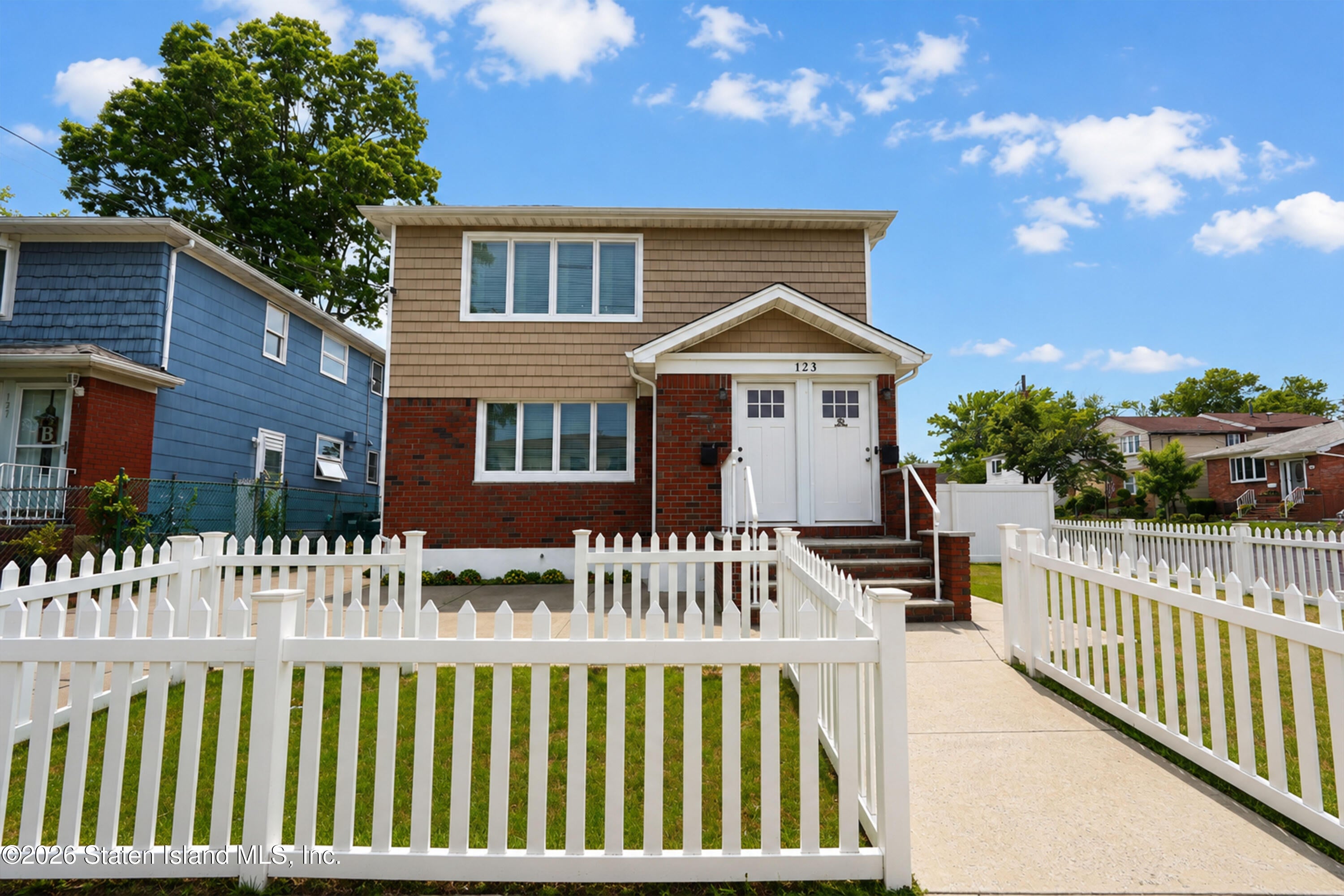 123 Hooper Ave, Staten Island, NY 10306