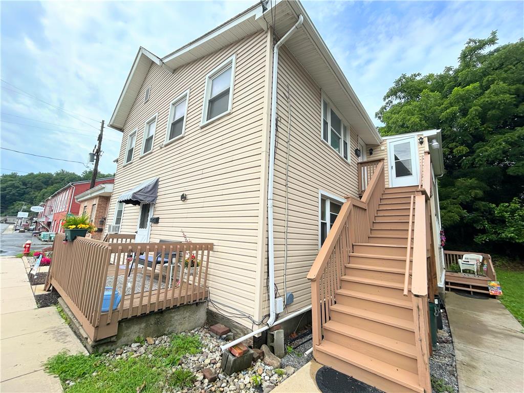 364 S 1st, Bangor Borough, PA 18013 photo