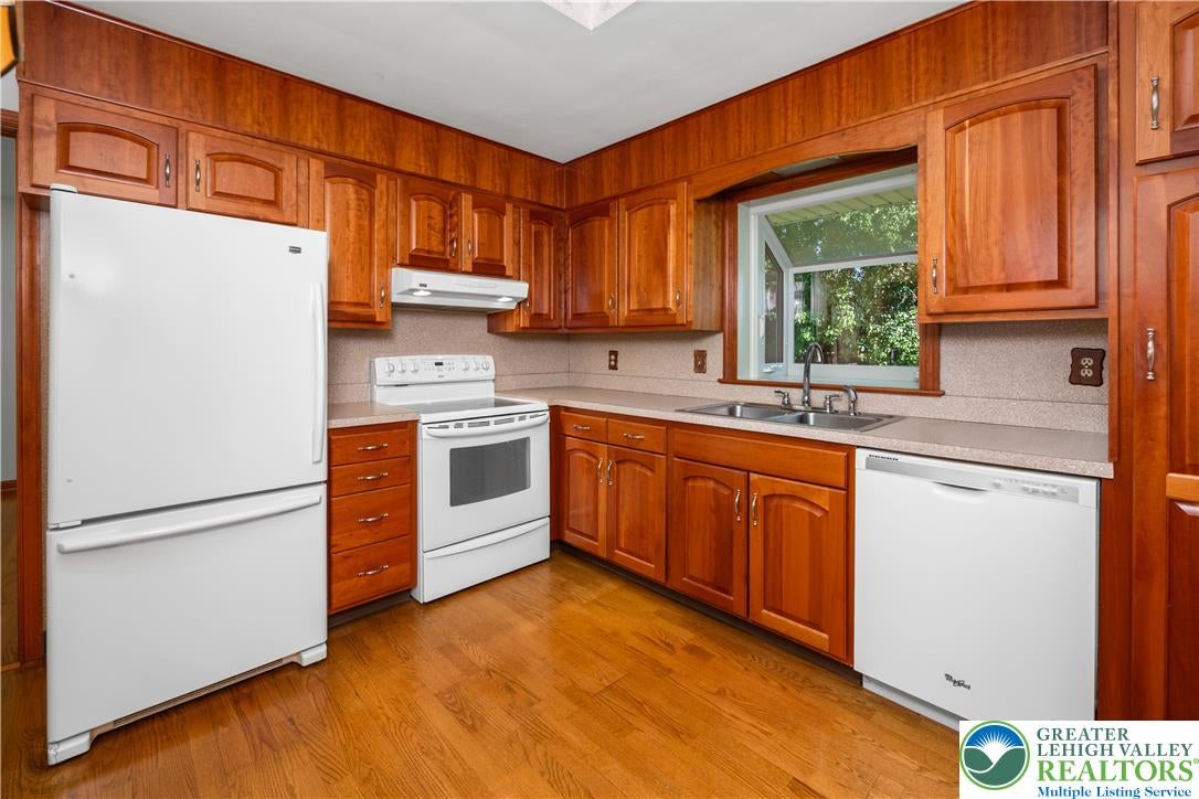 2530 Rosewood Dr, Hanover Twp, PA 18017 photo