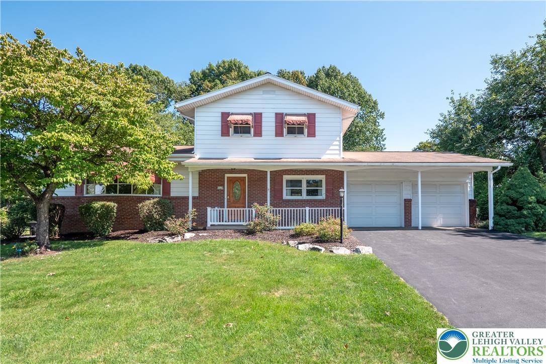 2530 Rosewood Dr, Hanover Twp, PA 18017
