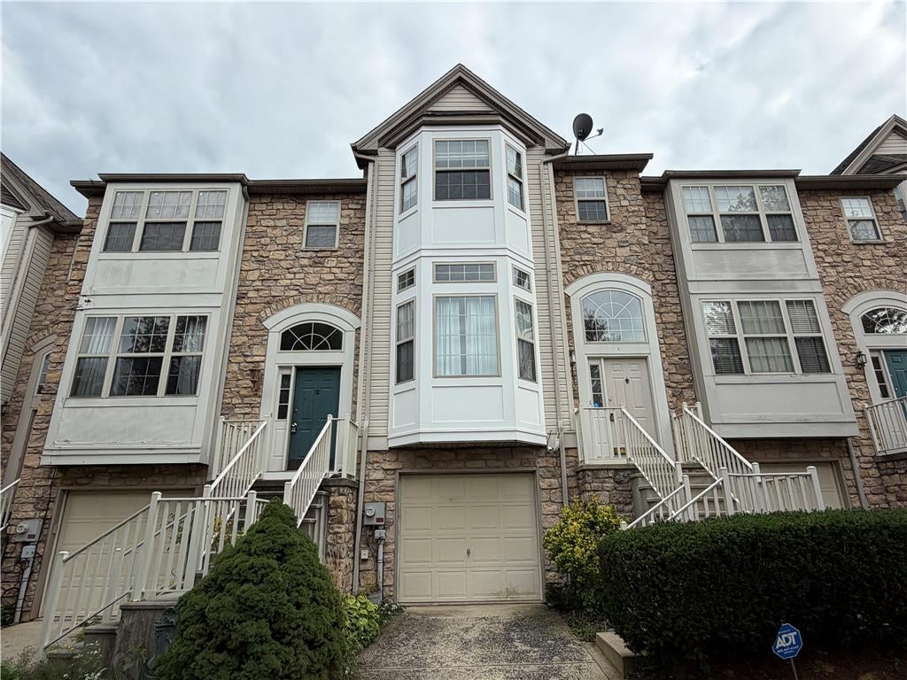4118 Waterford Dr, Upper Saucon Twp, PA 18034