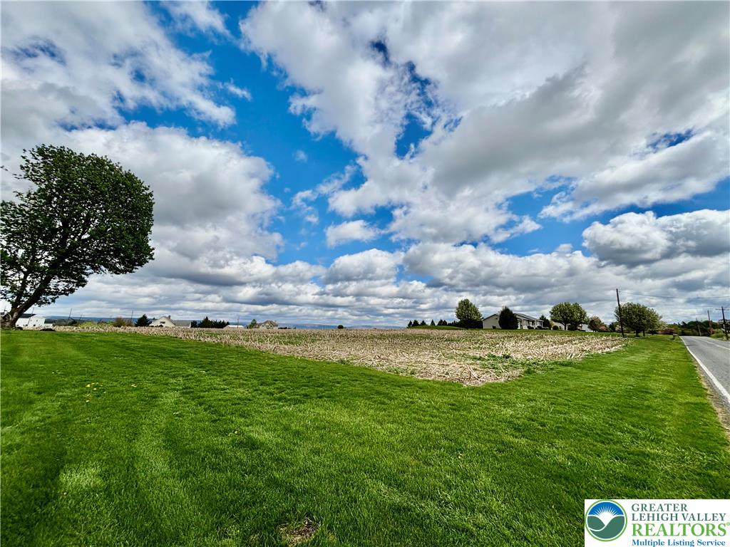 282 Young Rd, Bushkill Twp, PA 18064 photo