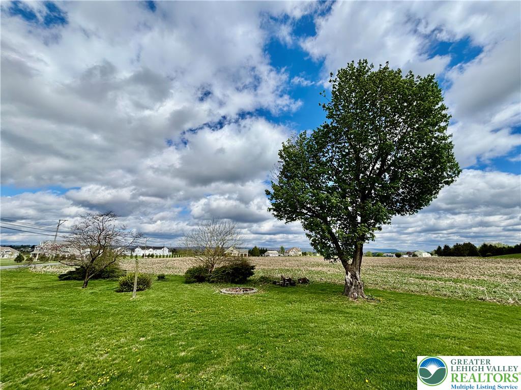 282 Young Rd, Bushkill Twp, PA 18064 photo
