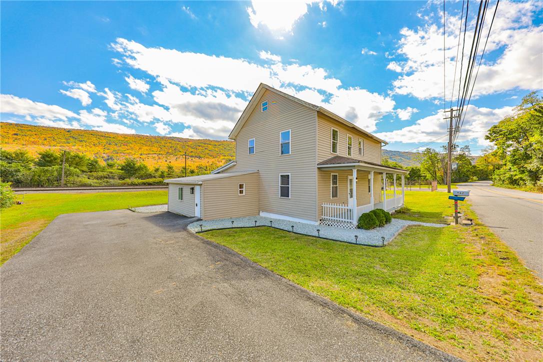 962 Mauch Chunk Rd, Palmerton Borough, PA 18071 photo