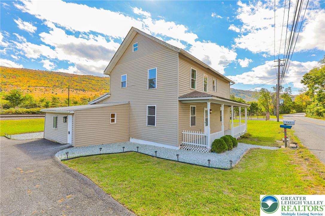 962 Mauch Chunk Rd, Palmerton Borough, PA 18071 photo