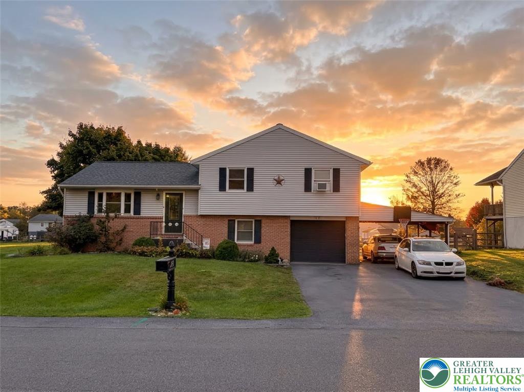 230 Holiday Ln, Maiden Creek Twp, PA 19510
