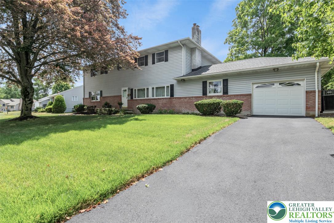 346 7th St, Coopersburg Borough, PA 18036