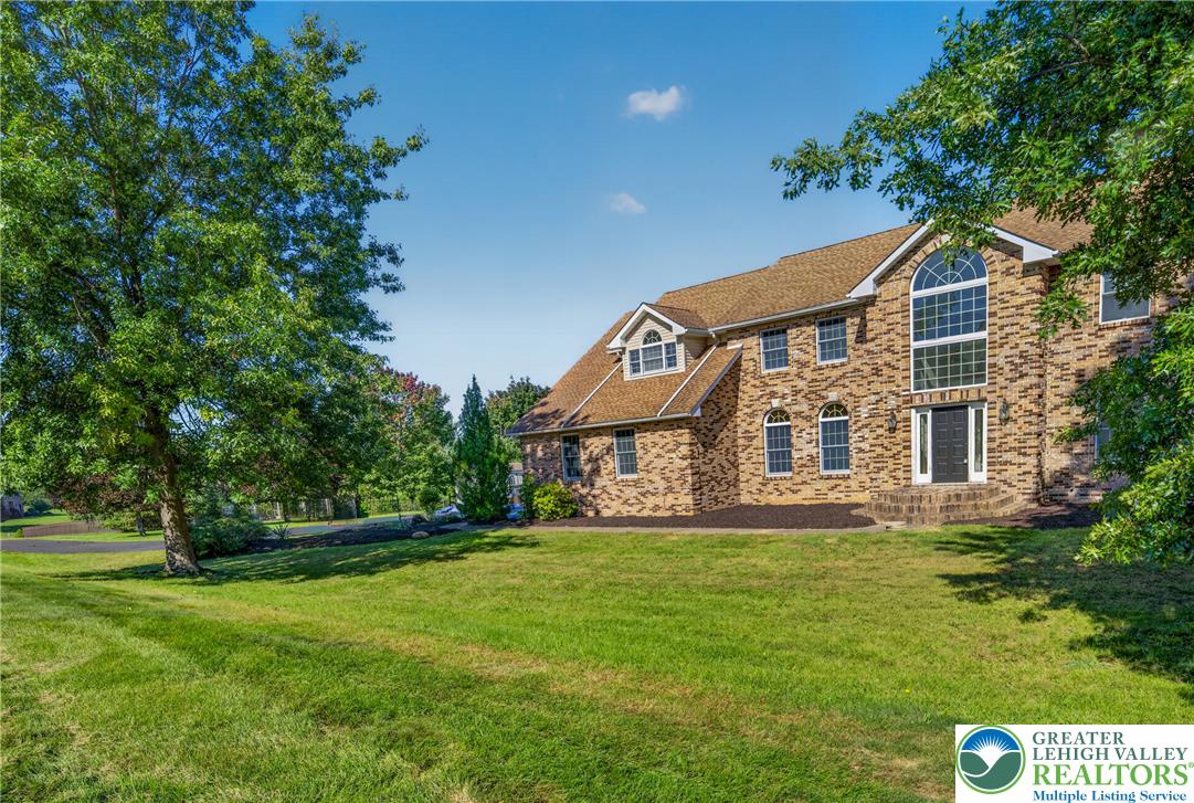 630 Clearfield Rd, Bushkill Twp, PA 18064 photo