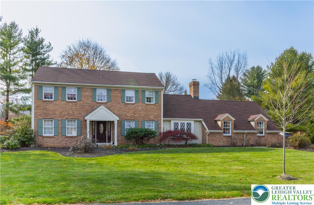 2626 Bayberry Cir, Lower Macungie Twp, PA 18049