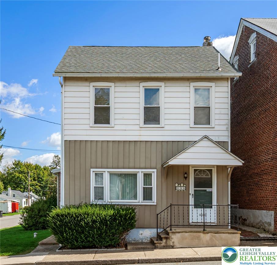 99 Lea St, Macungie Borough, PA 18062