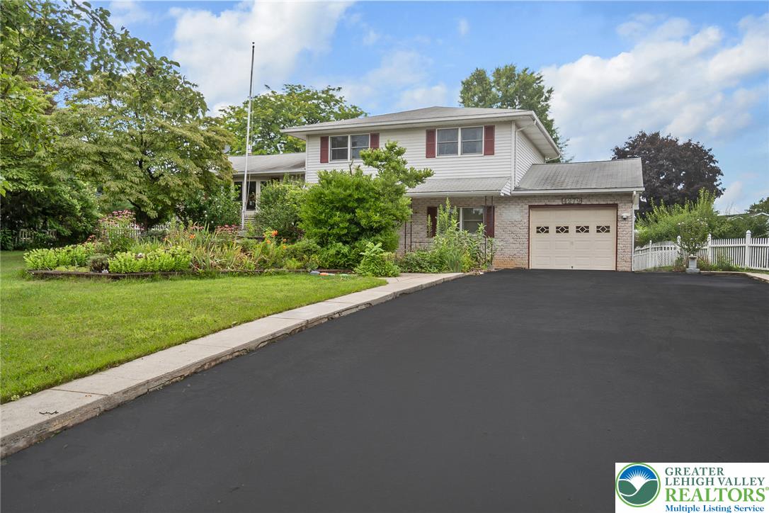 4279 Hilltop Pl, Bethlehem Twp, PA 18020