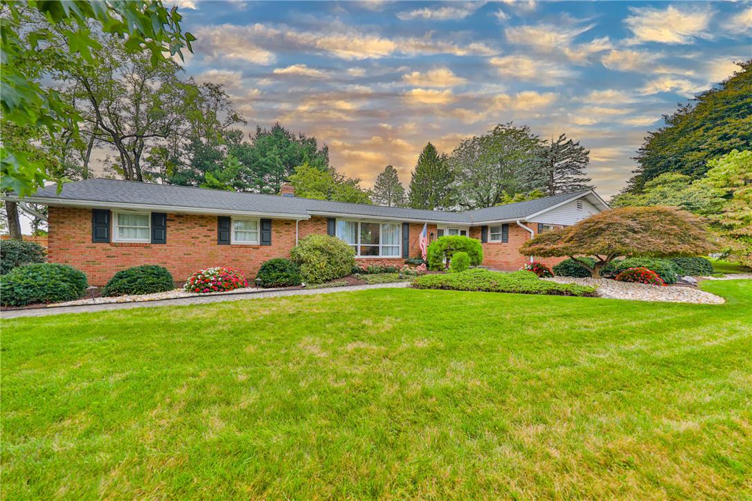 2826 Hillcrest Dr, Coplay Borough, PA 18037 photo