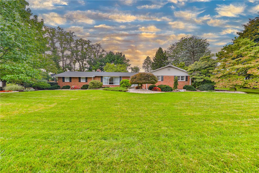 2826 Hillcrest Dr, Coplay Borough, PA 18037 photo