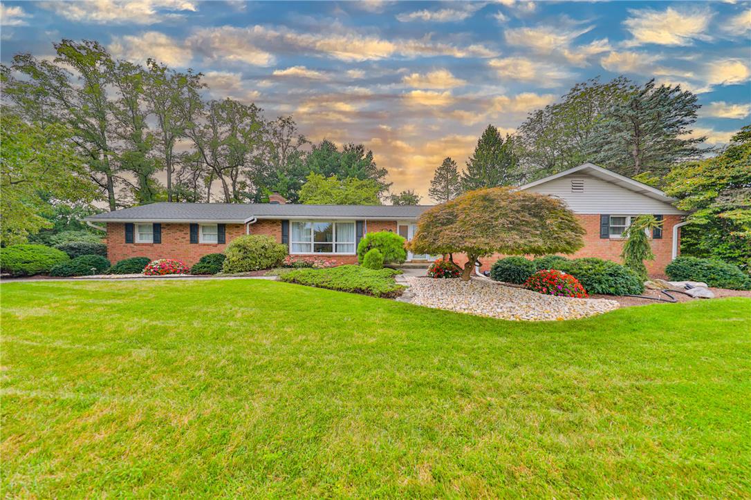 2826 Hillcrest Dr, Coplay Borough, PA 18037