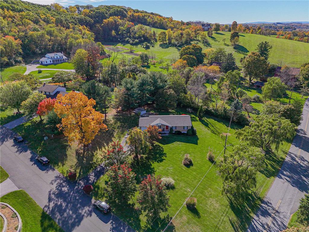 7005 Dogwood Cir, Washington TWP, PA 18080 photo