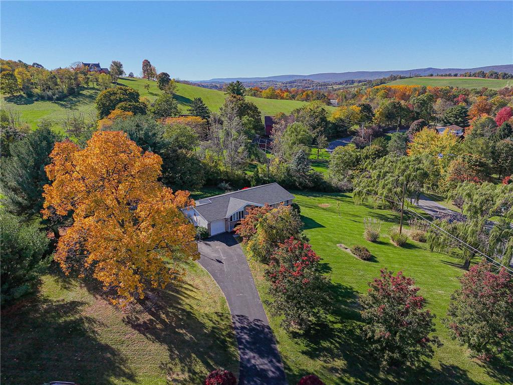 7005 Dogwood Cir, Washington TWP, PA 18080 photo
