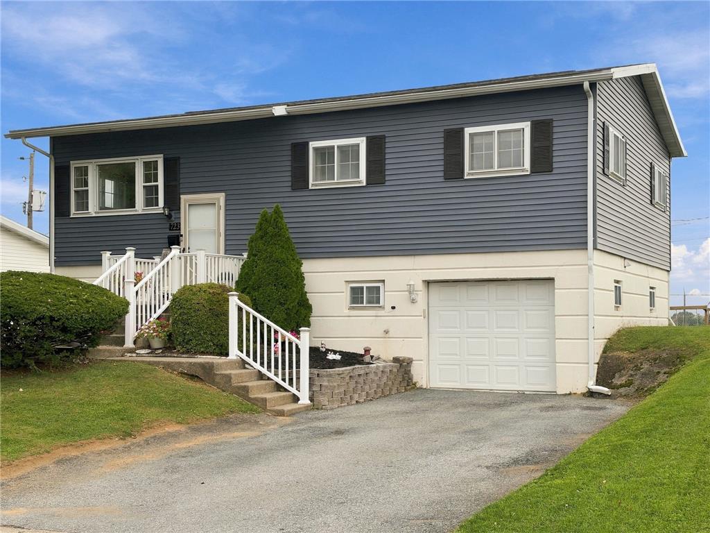 723 Circle Dr, Catasauqua Borough, PA 18032